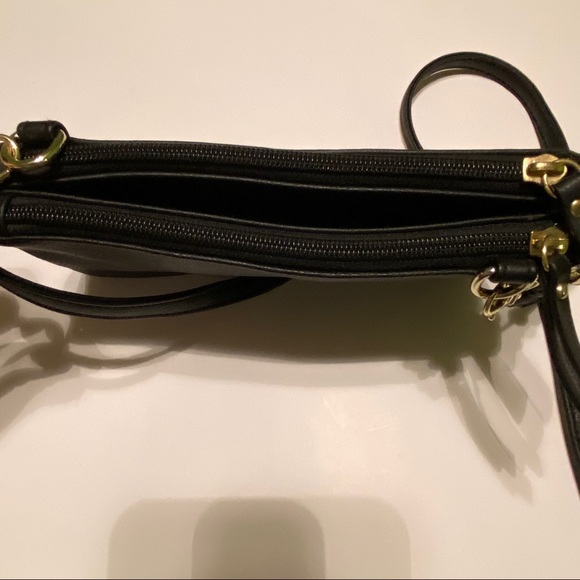3/$25 Kenneth Cole Reaction crossbody purse - Picture 6 of 12